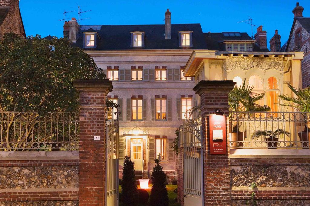 Bed and Breakfast La Petite Folie Онфлер Екстер'єр фото