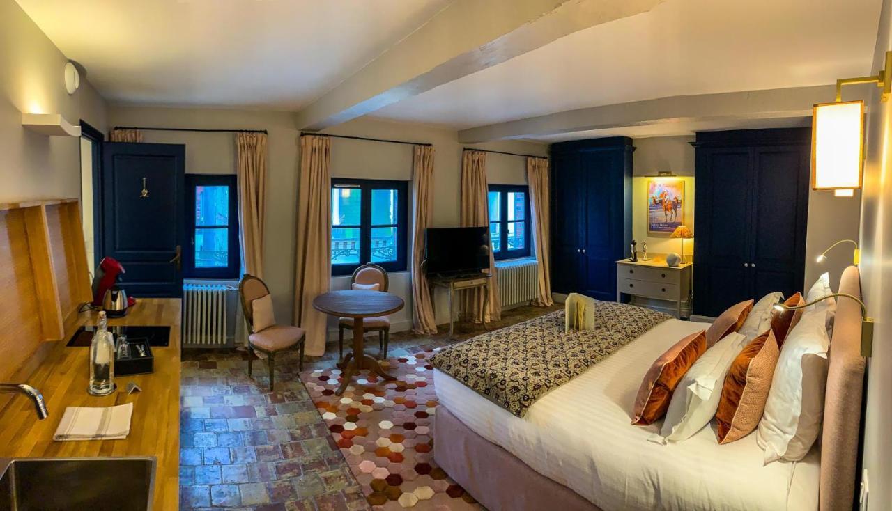 Bed and Breakfast La Petite Folie Онфлер Екстер'єр фото